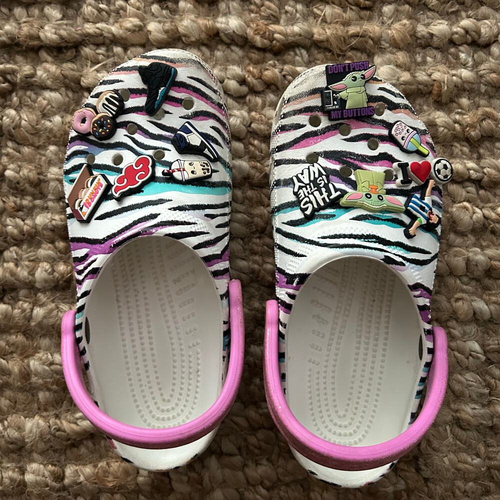 Crocs Classic Clogs Zebra Print w/ Jibbitz Charms – White Multicolor–Youth 4
